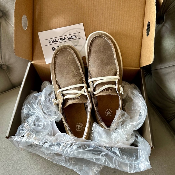 Ariat Shoes - Ariat Women’s Brown Bomber Lace-up Casual Hilo-Size 8 medium